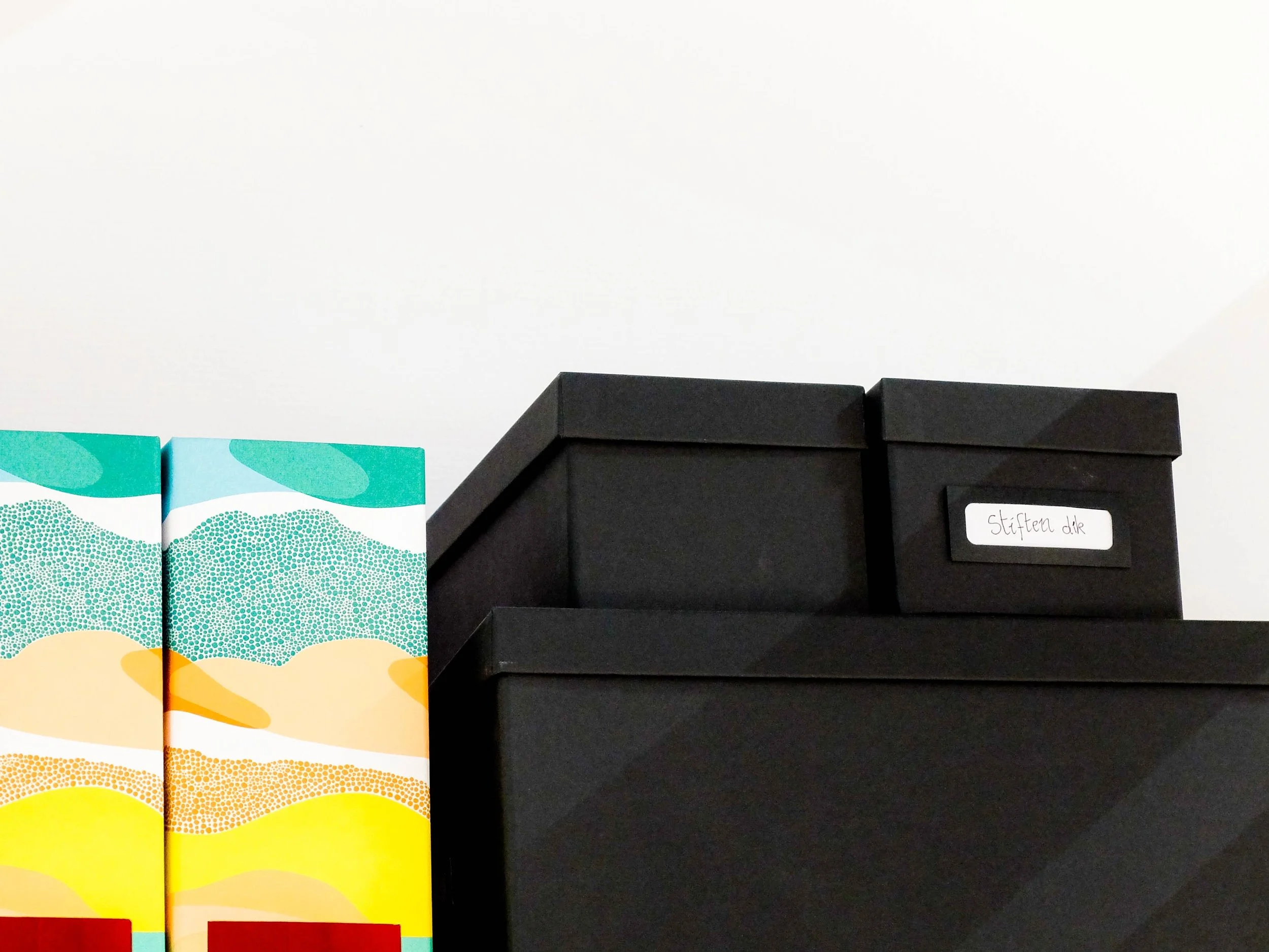 black-box-boxes-cardboard-220685.jpg