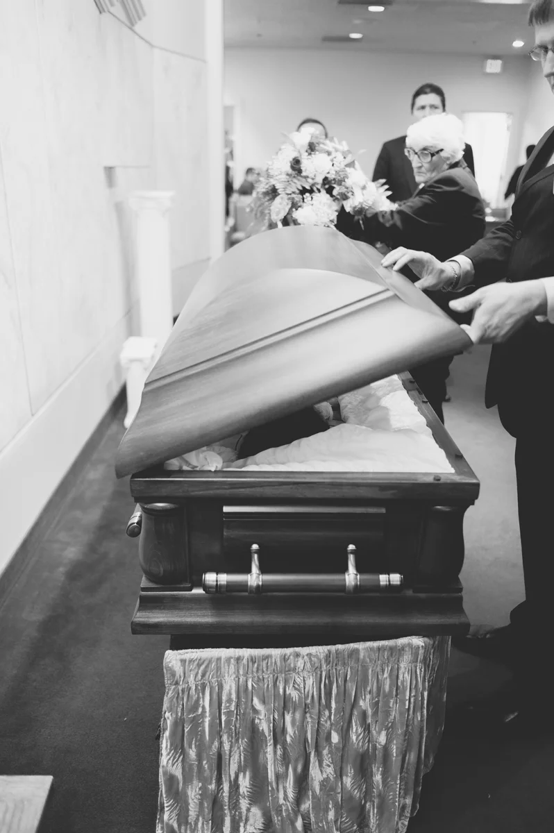 Closing of the casket