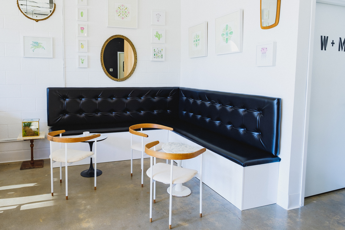 A little nook to enjoy a coffee or juice with friends...
