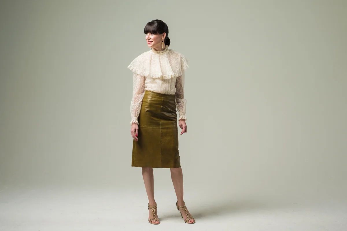 Her mix of vintage apparel with contemporary jewelry always makes Nancy look chic.