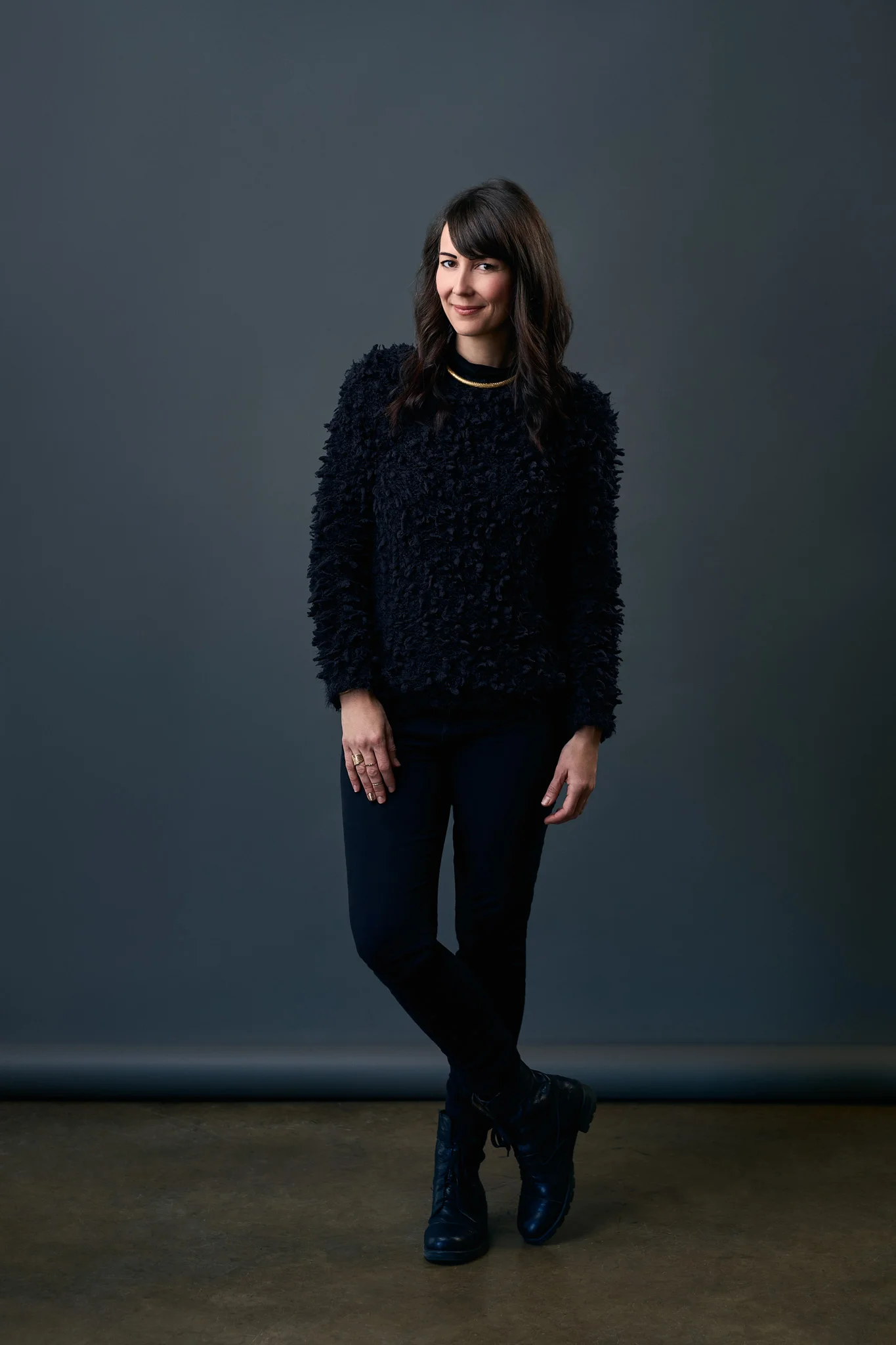 08-Studio_2-lori_fox-portrait-on-seamless.jpg
