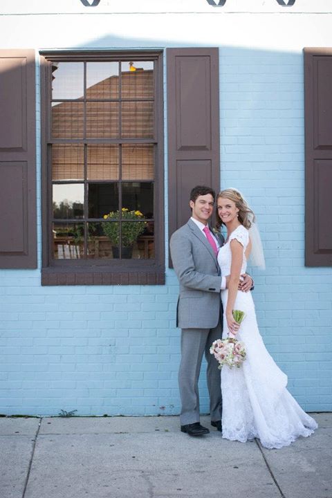 Wed on Canvas Live Wedding Artist Ben Keys // Riverboat Landing, Downtown Wilmington, NC // Photo Courtesy of KMI Photography