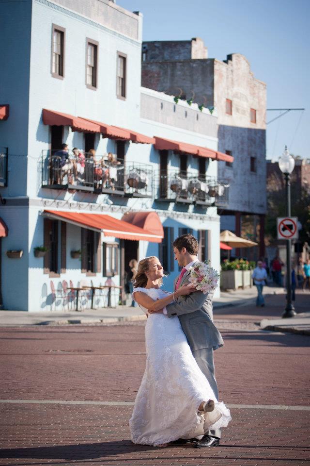 Water Street, Wilmington, NC // Wed on Canvas, Live Wedding Artist, Ben Keys // Photo Courtesy of KMI Photography