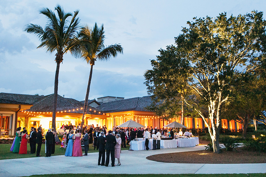 Royal Poinciana Golf Club, Naples, FL // Wedding Artist Ben Keys, Wedding Painter of Wed on Canvas // Lucia Paul Designs // Photo Courtesy of Jonathan Young Weddings