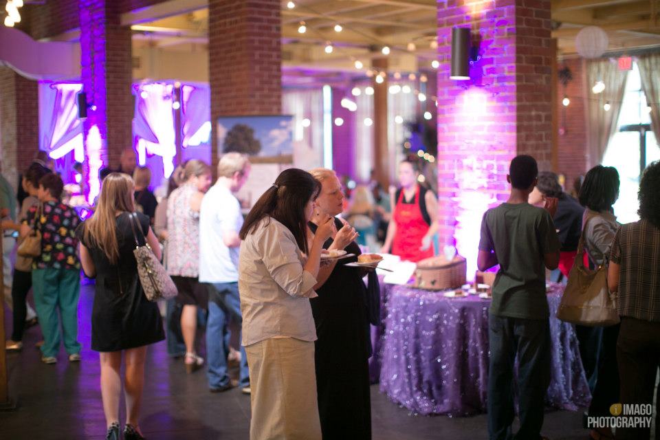 Wedding Painter Ben Keys of Wed on Canvas Painted Live at Wedding Reception hosted at The Mill Event Hall of Chattanooga, Tennessee // Photo Courtesy of Imago Photography