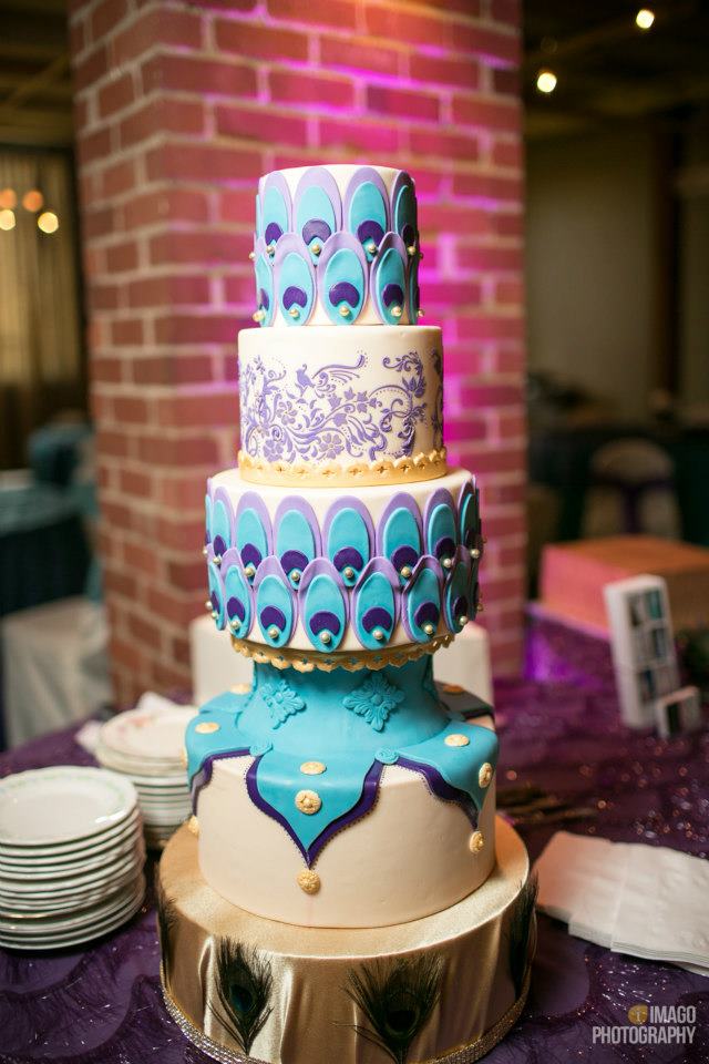 Wedding Painting by Ben Keys of Wed on Canvas, Wedding Painter // Photo Courtesy of Imago Photography // The Mill Event Hall of Chattanooga, Tennessee // Cake by Cup a Dees Cakes