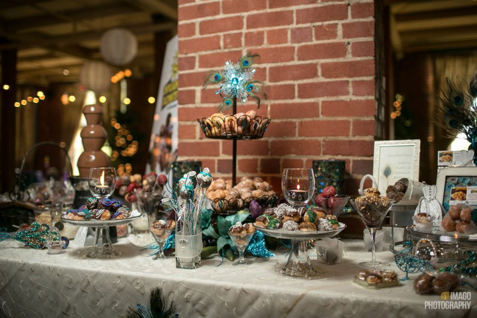 The Mill Event Hall of Chattanooga, Tennessee // Live Wedding Painter Ben Keys // Wedding Artist of Wed on Canvas // Photo Courtesy of Imago Photography // Daylight Donuts of Cleveland