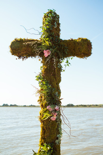 Wedding Painting by Weddng Artist Ben Keys of Wed on Canvas // Charleston, SC Wedding // Waterfront Wedding // Photo courtesy of Hunter McRae Photography