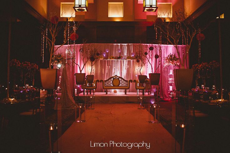 nouveau-events-limon-photography-chapel-hill-carolina-club-winter-wedding-crystal-decorations-wedding-artist-wed-on-canvas