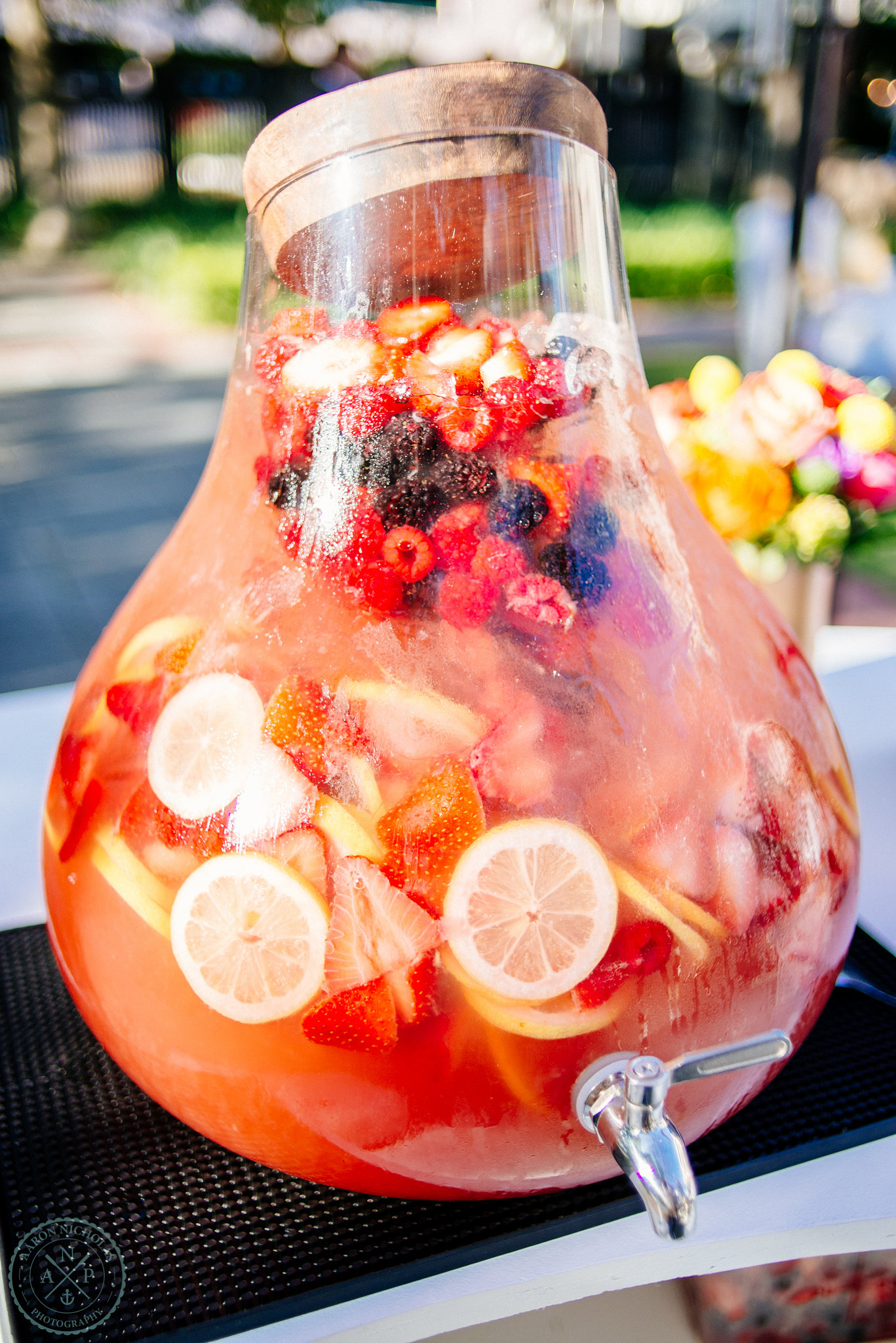 sangria-signature-wedding-cocktail-squeeze-charleston-garden-reception