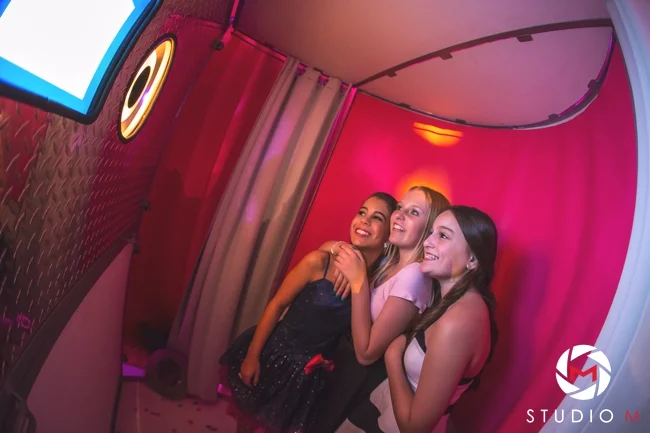 bat-mitzvah-photo-booth-south-florida-artist-ben-keys-wed-on-canvas-event-painter