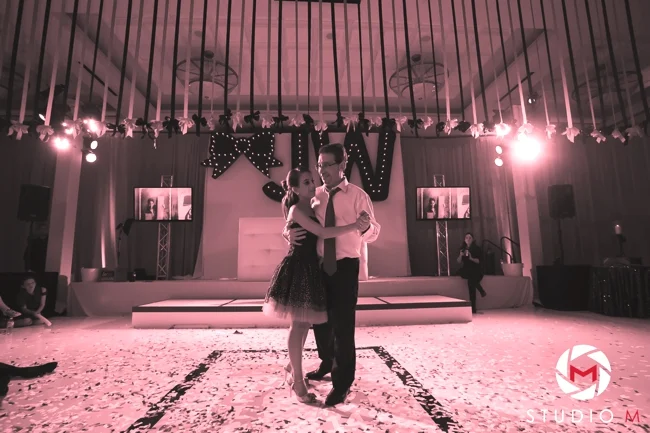 bat-mitzvah-father-daughter-dance-event-painter-artist-ben-keys-of-wed-on-canvas