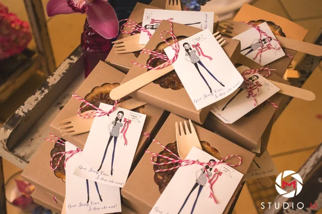 wedding-bat-mitzvah-event-favor-home-baked-pies-south-florida-sara-renee-events-ben-keys-wedding-artist-painter