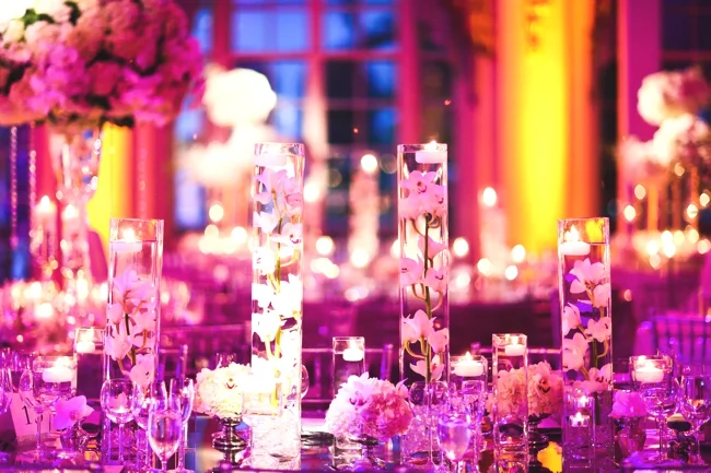 radiant-orchid-tablescapes-each-table-with-different-place-setting