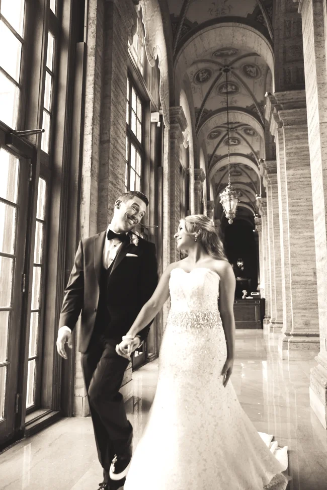 luxury-wedding-the-breakers-palm-beach-bride-and-groom-carolina-herrera-gown-lace-sara-renee-events