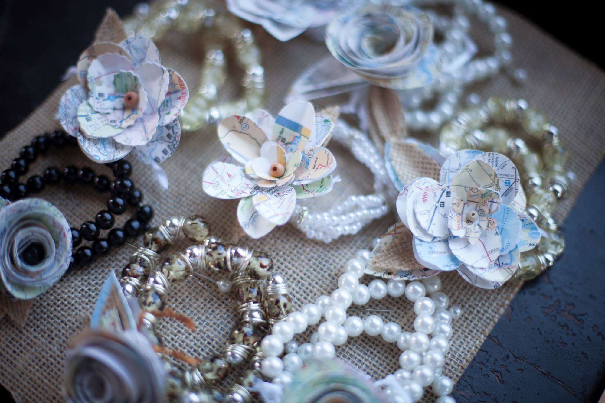 map-flower-bracelets-instead-of-bouquets-for-bridemaids