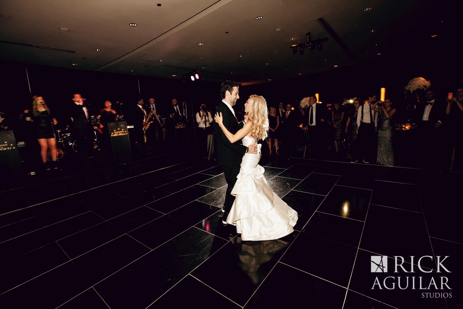 chicago-sofitel-hotel-first-dance-live-wedding-artist-ben-keys-of-wed-on-canvas