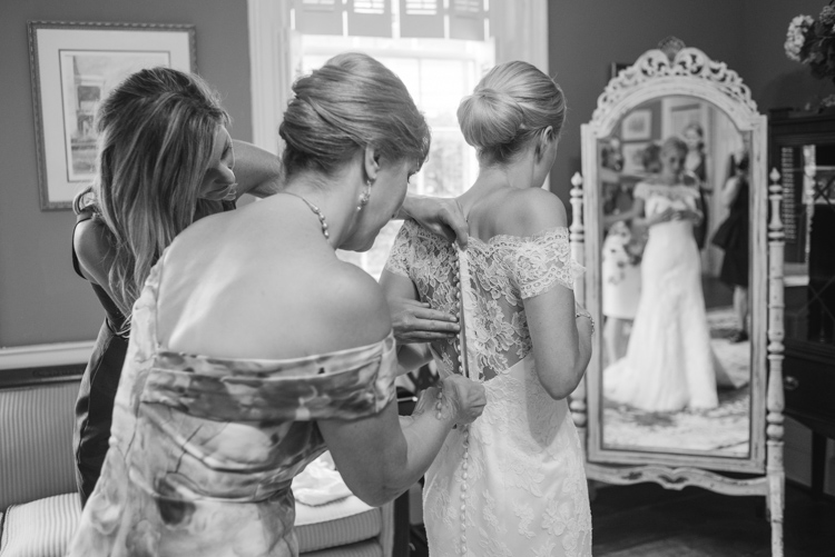 modern-trousseau-erin-gown-wed-on-canvas-ben-keys-live-wedding-painter-painting-live-charleston-wedding-lela-rose-mother-of-the-bride-gown