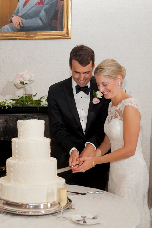 cake-to-match-modern-trousseau-gown-hibernian-hall-cake-cutting-wed-on-canvas-artist-ben-keys