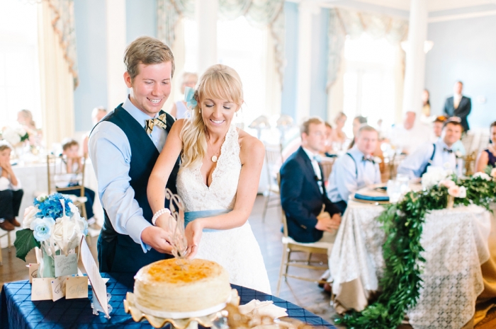 cake-cutting-bride-and-groom-bow-ties-monograms-wedding-painter-wed-on-canvas-pasha-belman-photography