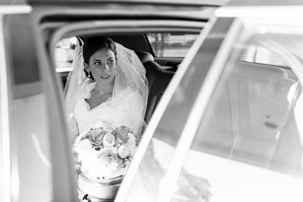 hollywood-black-and-white-bridal-portrait-inside-car-krista-photography-new-castle-nh-new-england-wedding-wentworth-by-the-sea