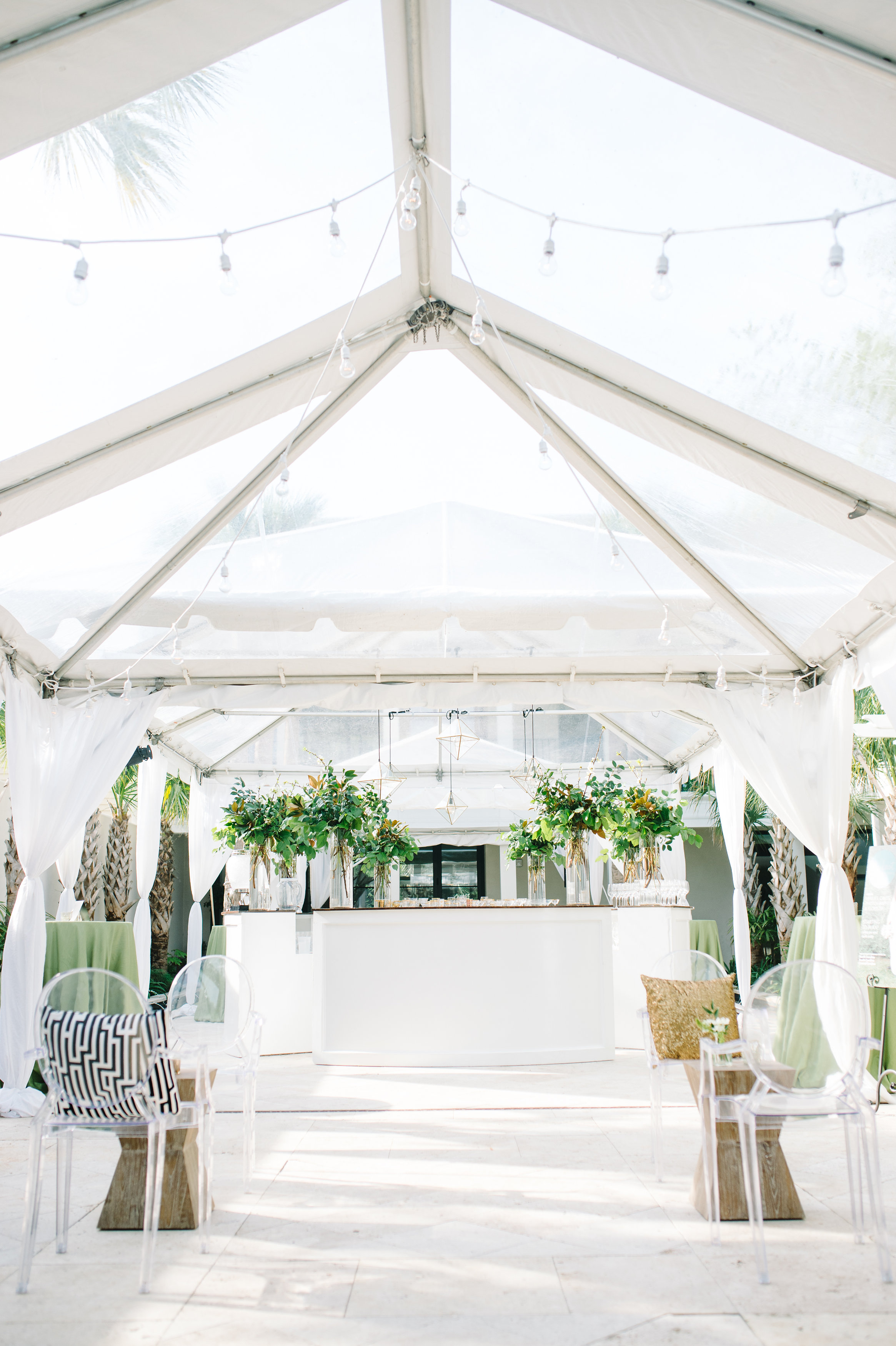 sperry-tents-charleston-clear-tent-cannon-green-charleston-event-venue-and-catering-west-elm-event-furnishings