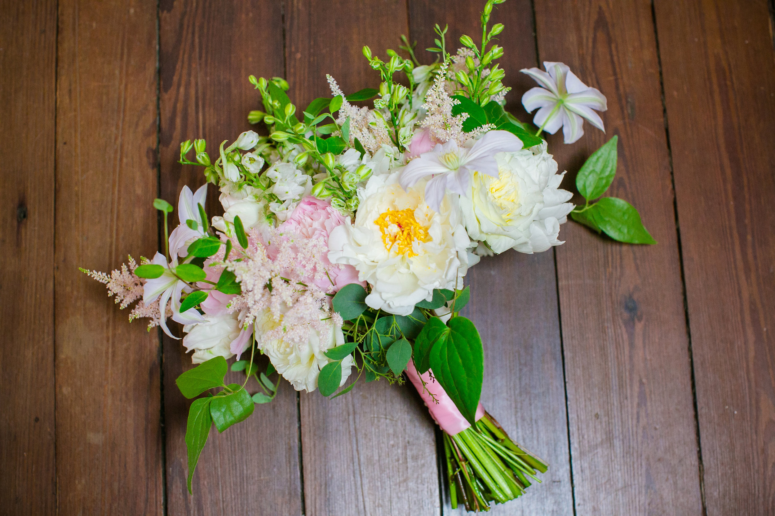 branch-design-studio-bridal-bouquet-charleston-wedding-boone-hall-plantation