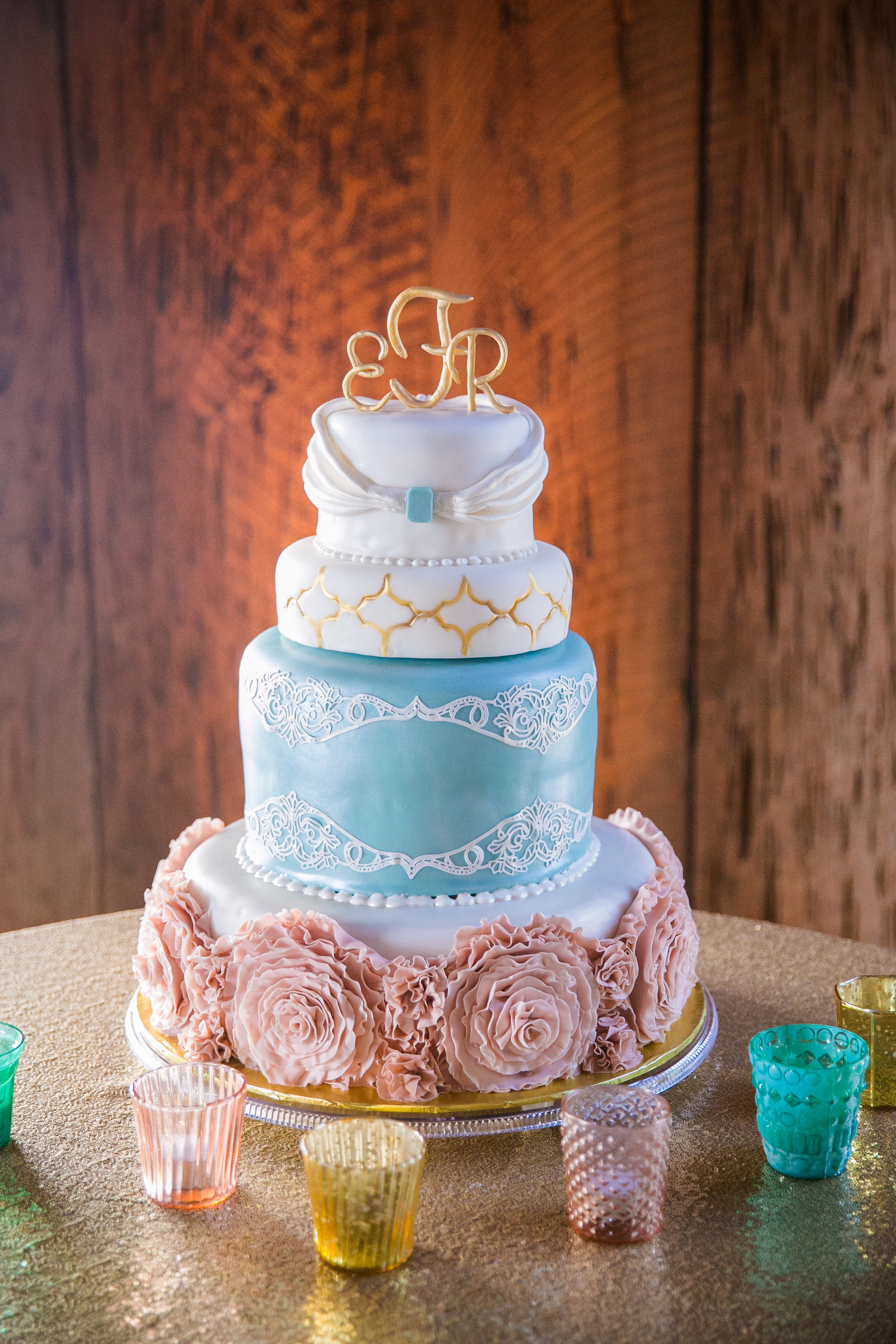 Boone-Hall-plantation-charleston-blue-and-pink-wedding-cake