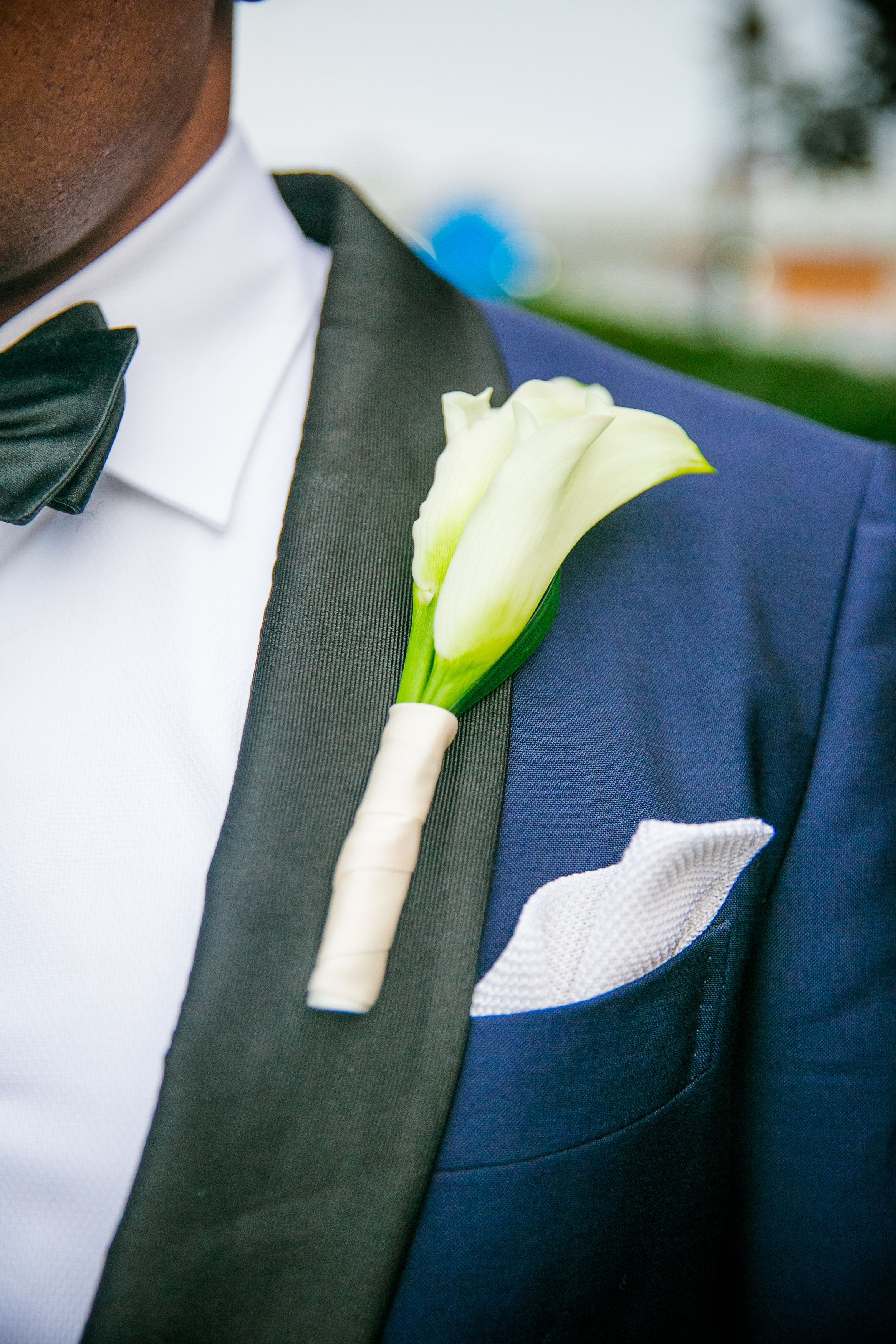 royal-blue-grooms-suit-with-calla-lily-boutonniere