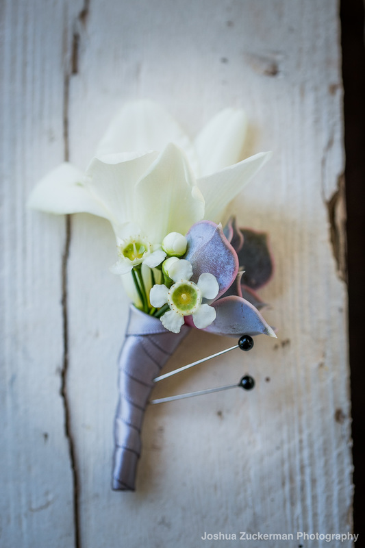 unique-grooms-flower-succulent-wedding-flower