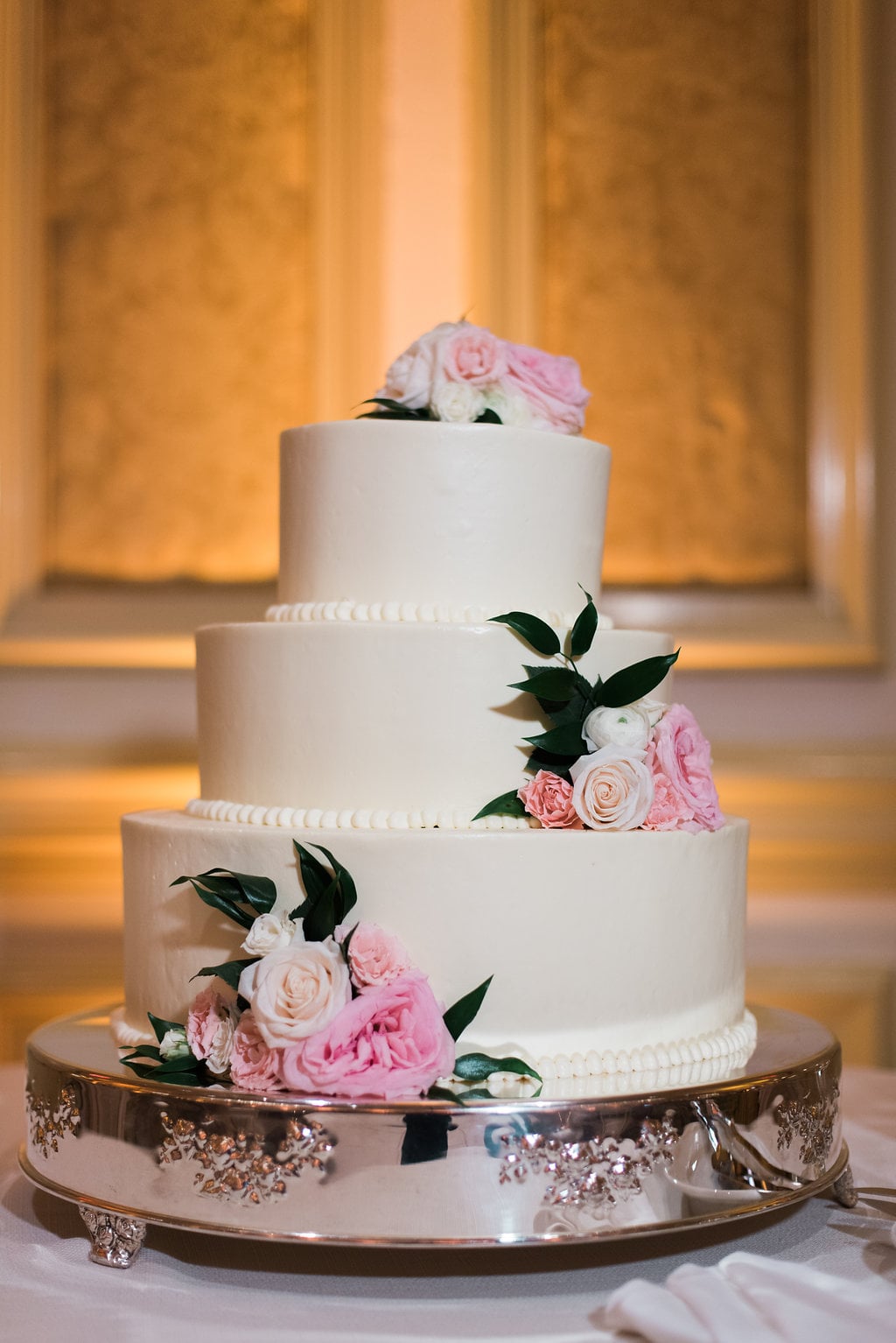 charleston-place-hotel-wedding-reception-ballroom-cake
