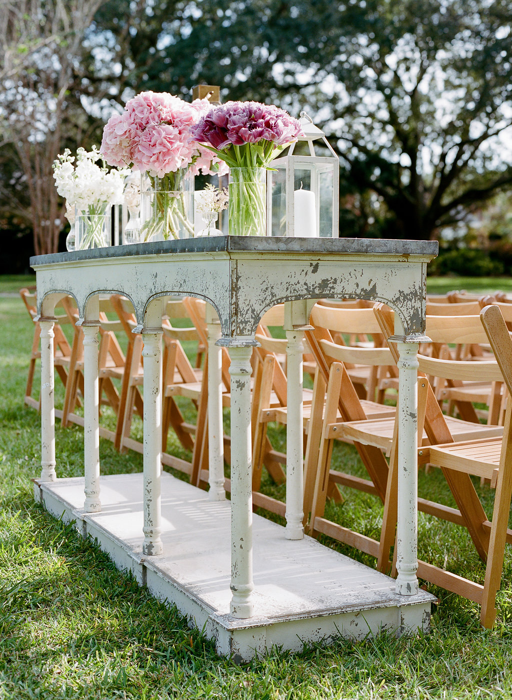 ceremony-tables-with-florals