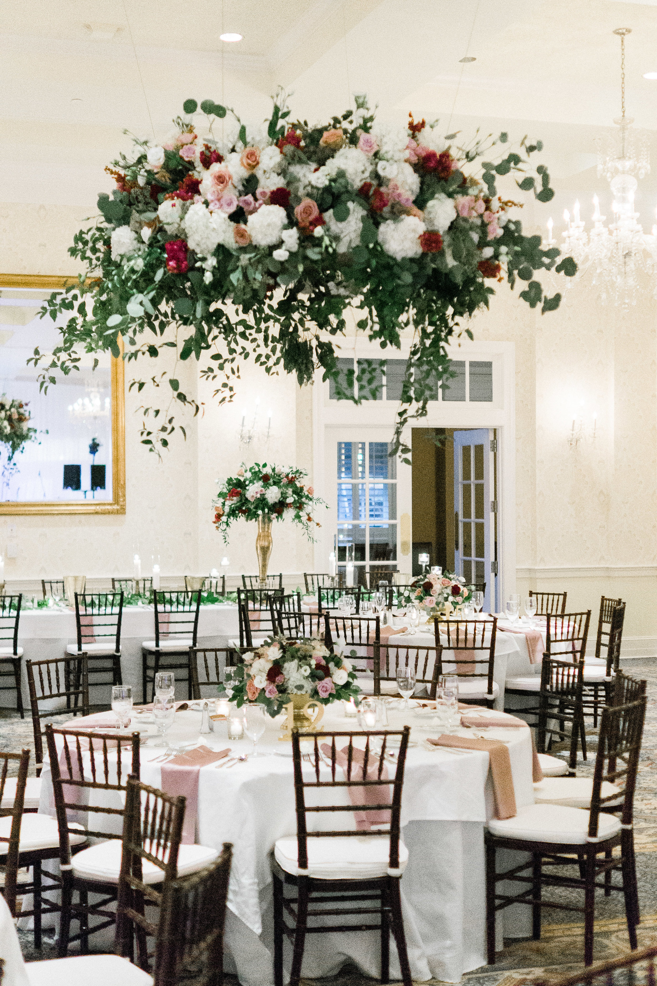 hanging-floral-chandelier-country-club-wilmington
