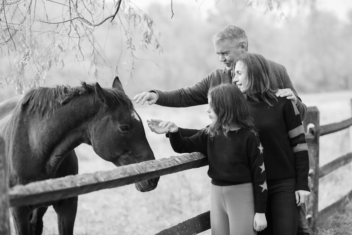 Took the city girl to the country this Fall photo shoot! 🍁🍂💕I love horses. When I was a kid I wished  we lived on a farm with all the animals (sometimes I still think that would be a cool life;) but when I was 12 mom took my brother and I horsebac