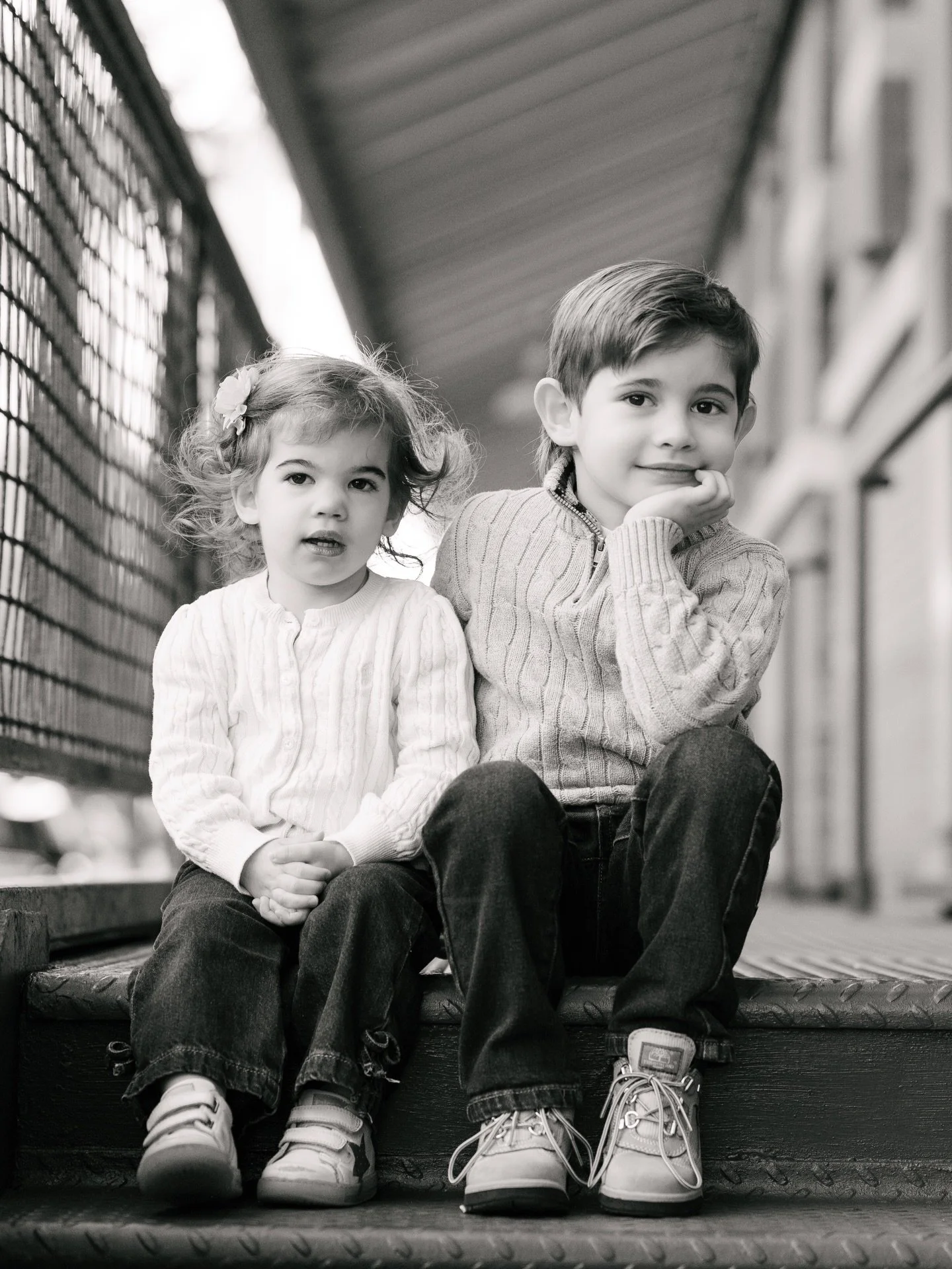 Rainy day 🌧️ Friday vibes. ❤️ #happyfriday #carlyjaraphotography #newyorkfamily #newyorkfamilyphotography #westchesterfamilyphotographer