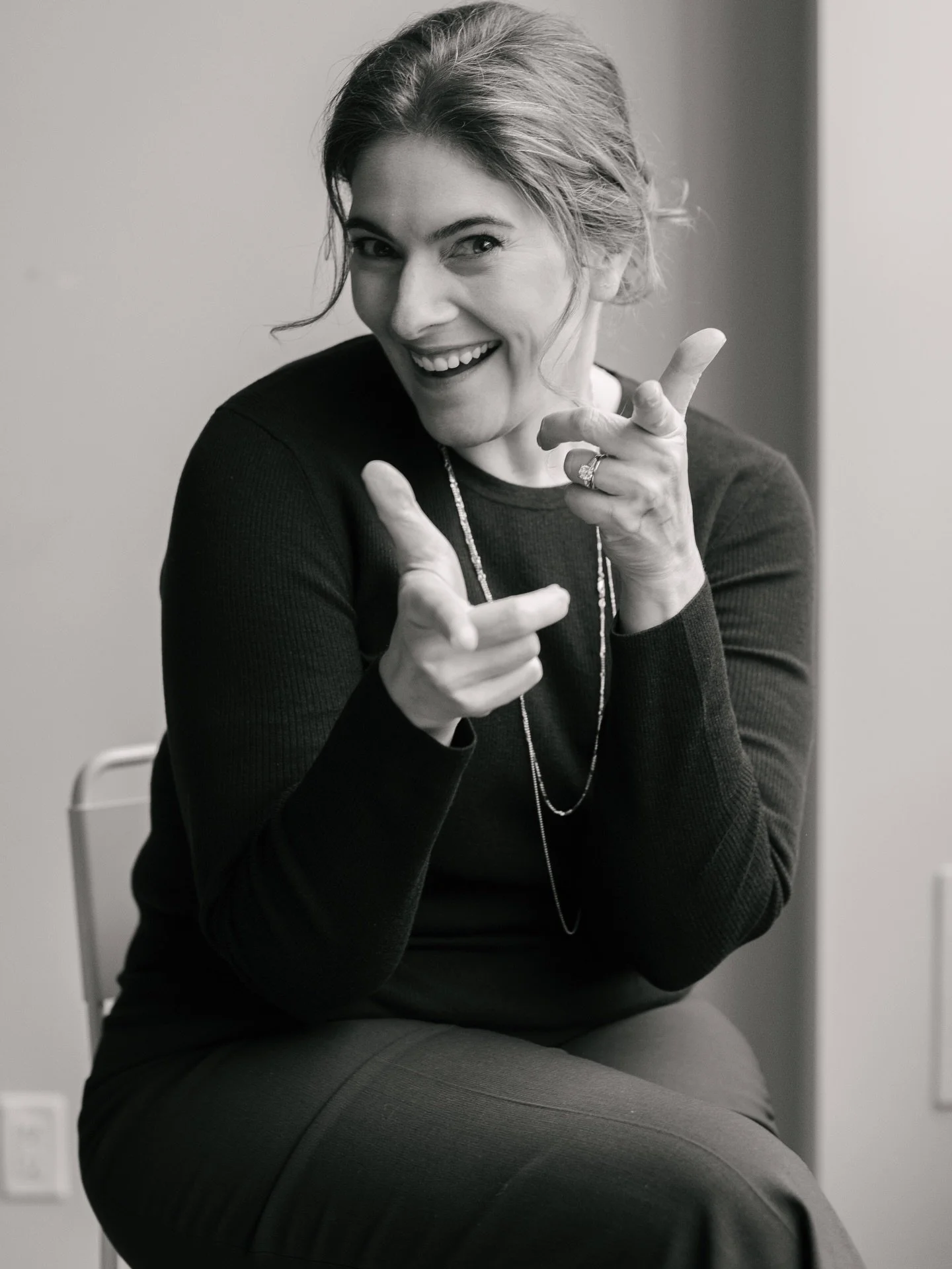 Saturday vibes 😎 Don&rsquo;t let the cold keep you from smiling and moving! It&rsquo;s staying lighter later and I actually saw ice melt the other day! 🙌 Stay grateful, and have a fun weekend! And maybe consider booking a new headshot refresh in th