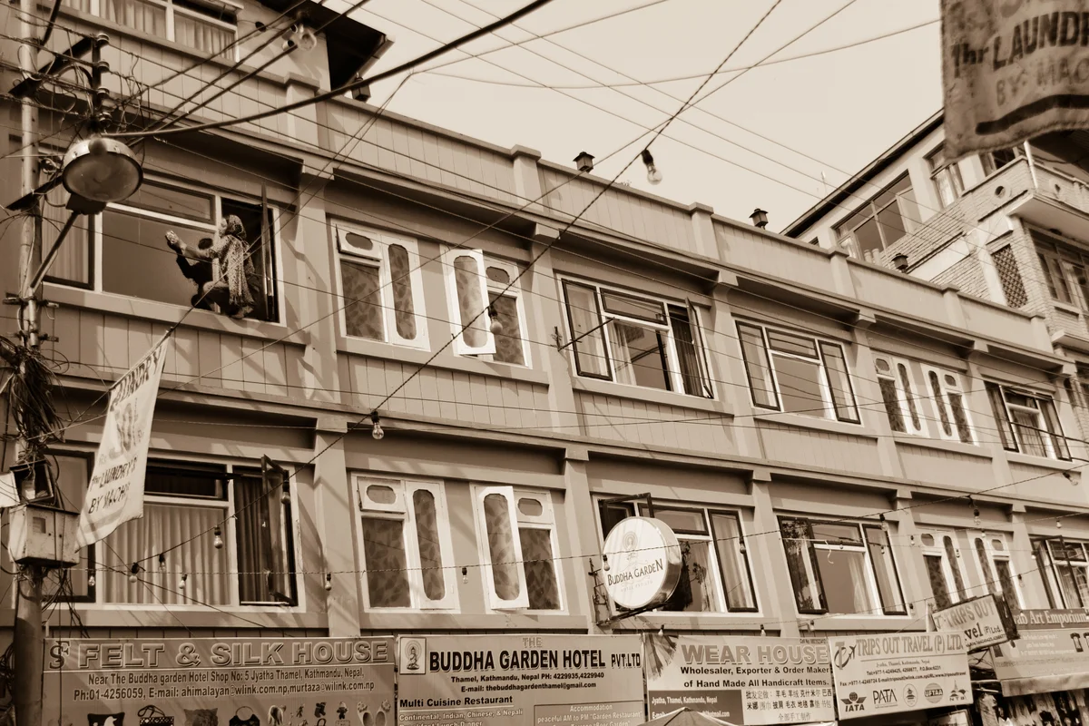 brave window washer lady in nepal.jpg