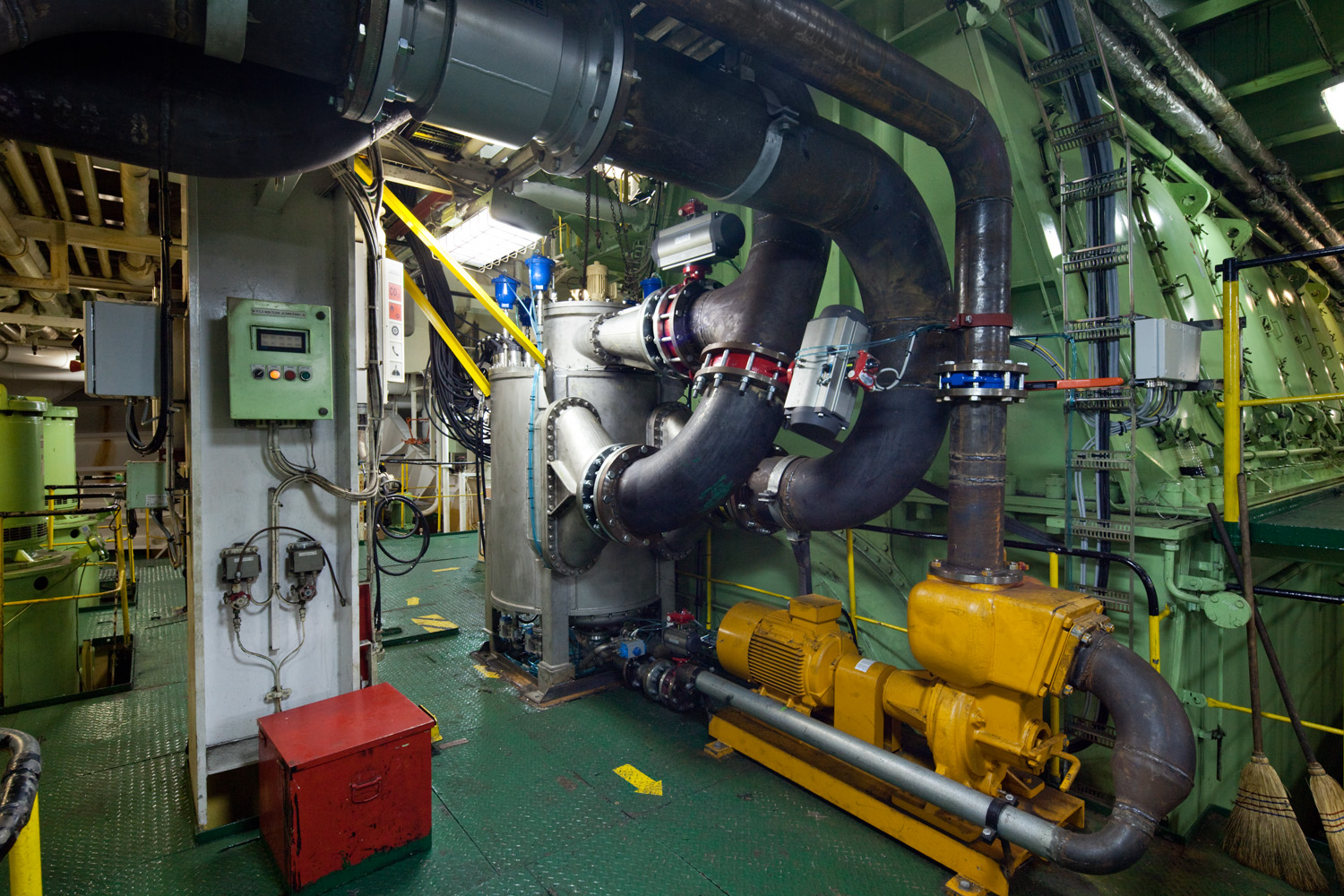 EPP-TUV1102-Engine-10.jpg