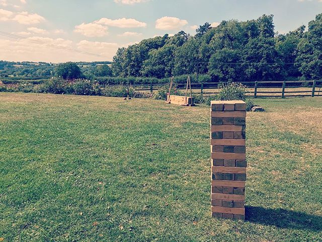 We love garden games at a wedding!