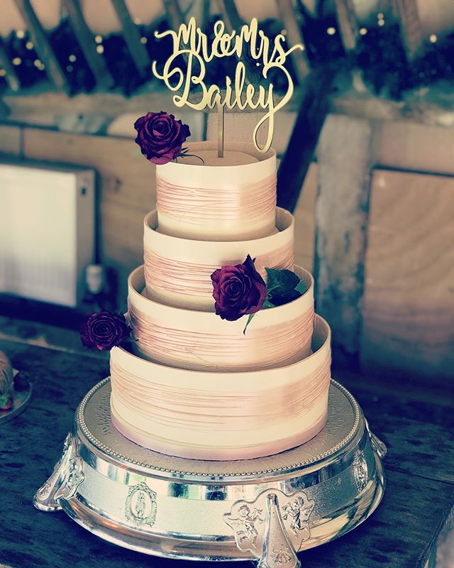 Awesome #weddingcakes prepped and ready for today’s wedding at the awesome @lainsbarn in #wantage !