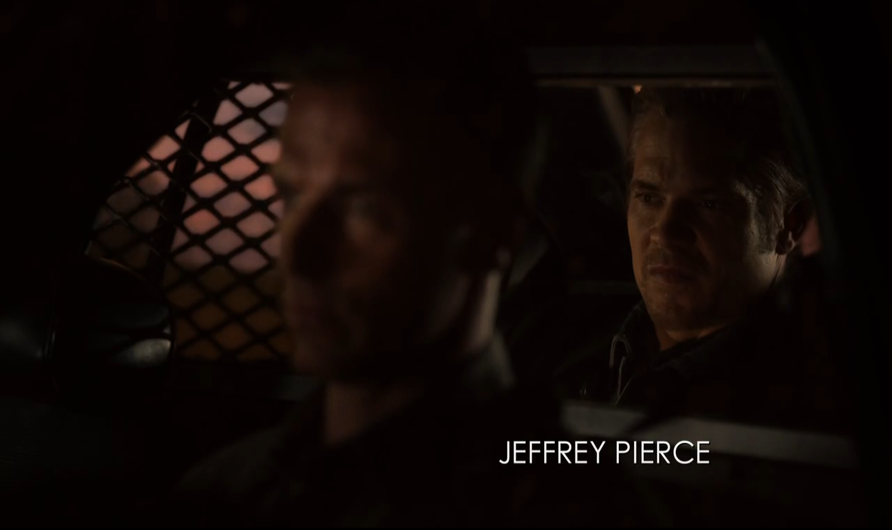 Justified s06e13 Driving Plates 02.png
