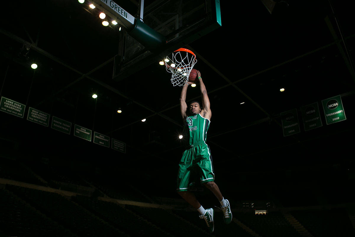 Tony_Mitchell_Dunk.jpg