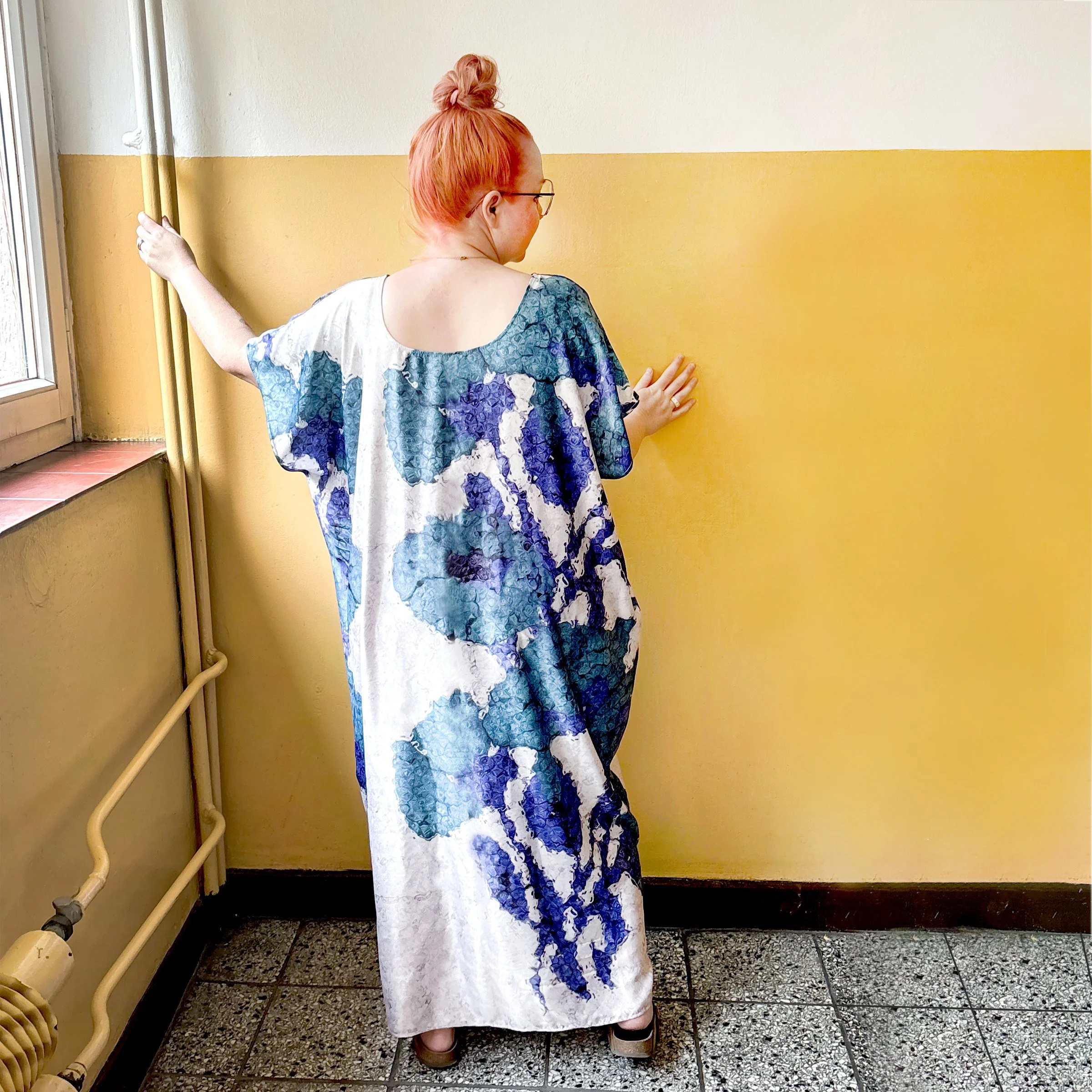 kaftan-blue-model3.jpg