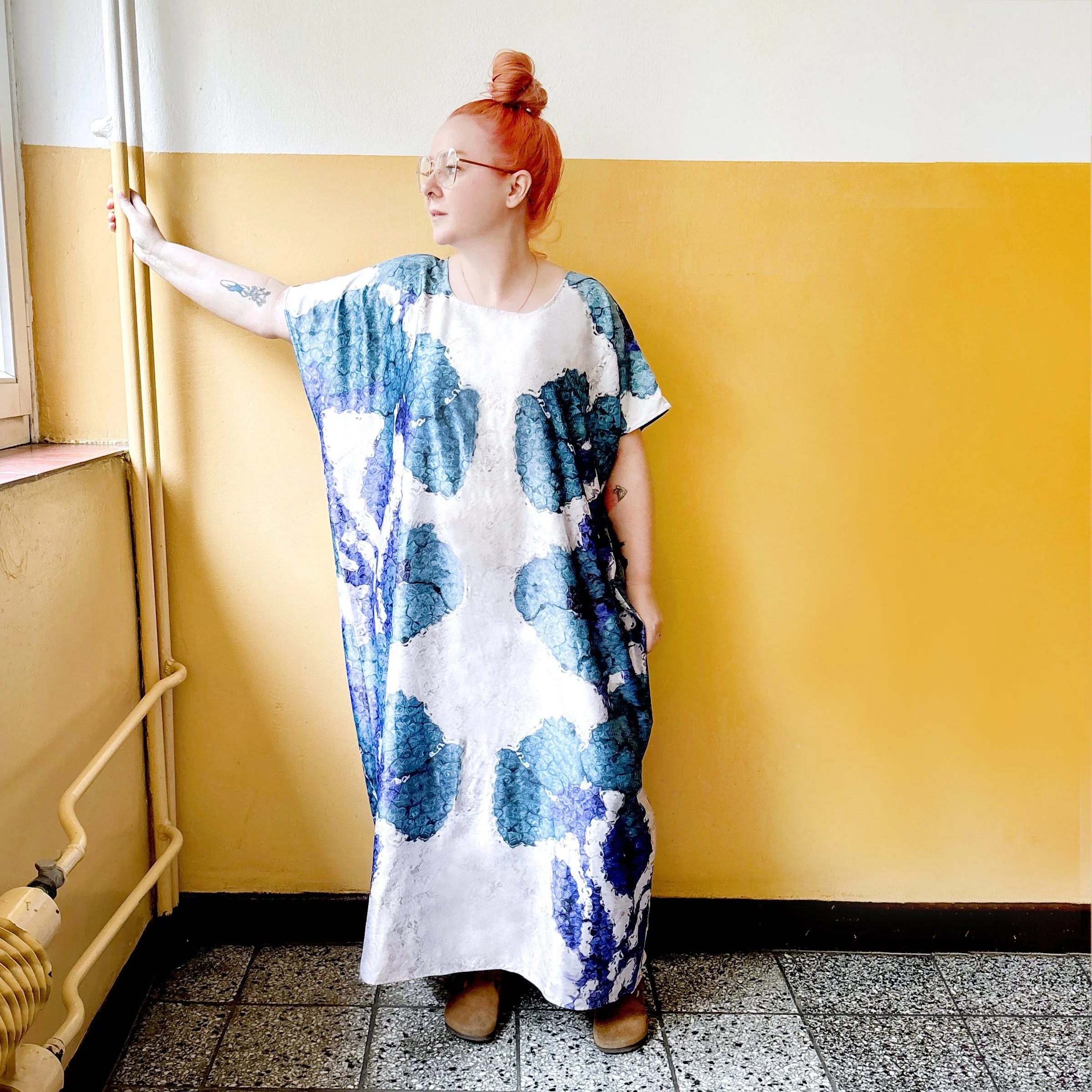 kaftan-blue-model2.jpg