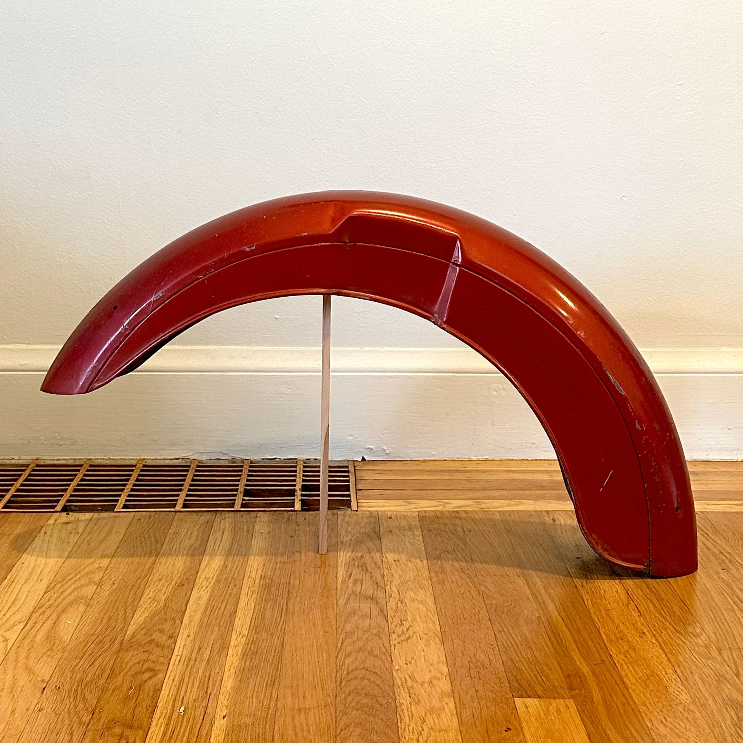 vincent-touring-fender-RED-front-left.jpg