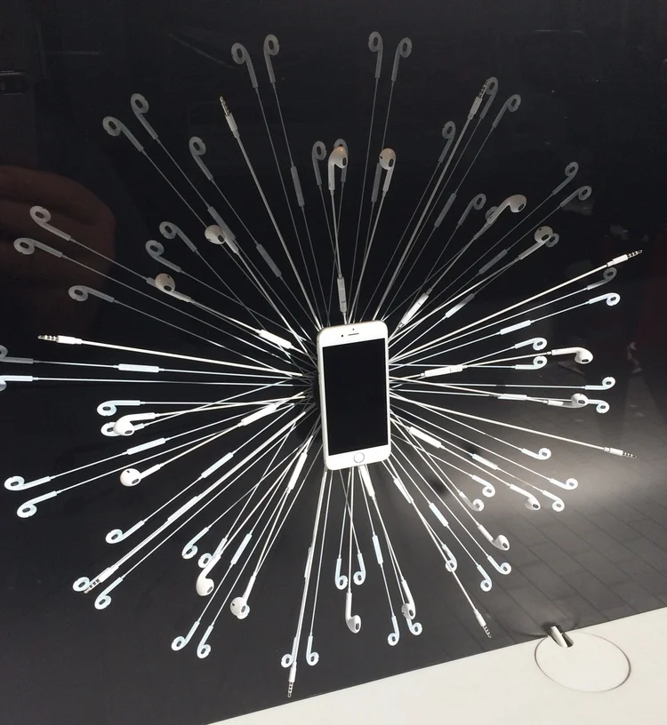 applestore_display.jpg