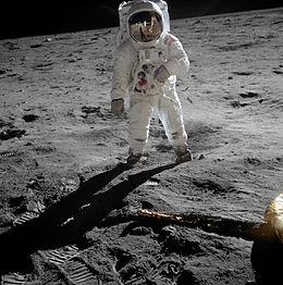260px-Aldrin_Apollo_11_original.jpg