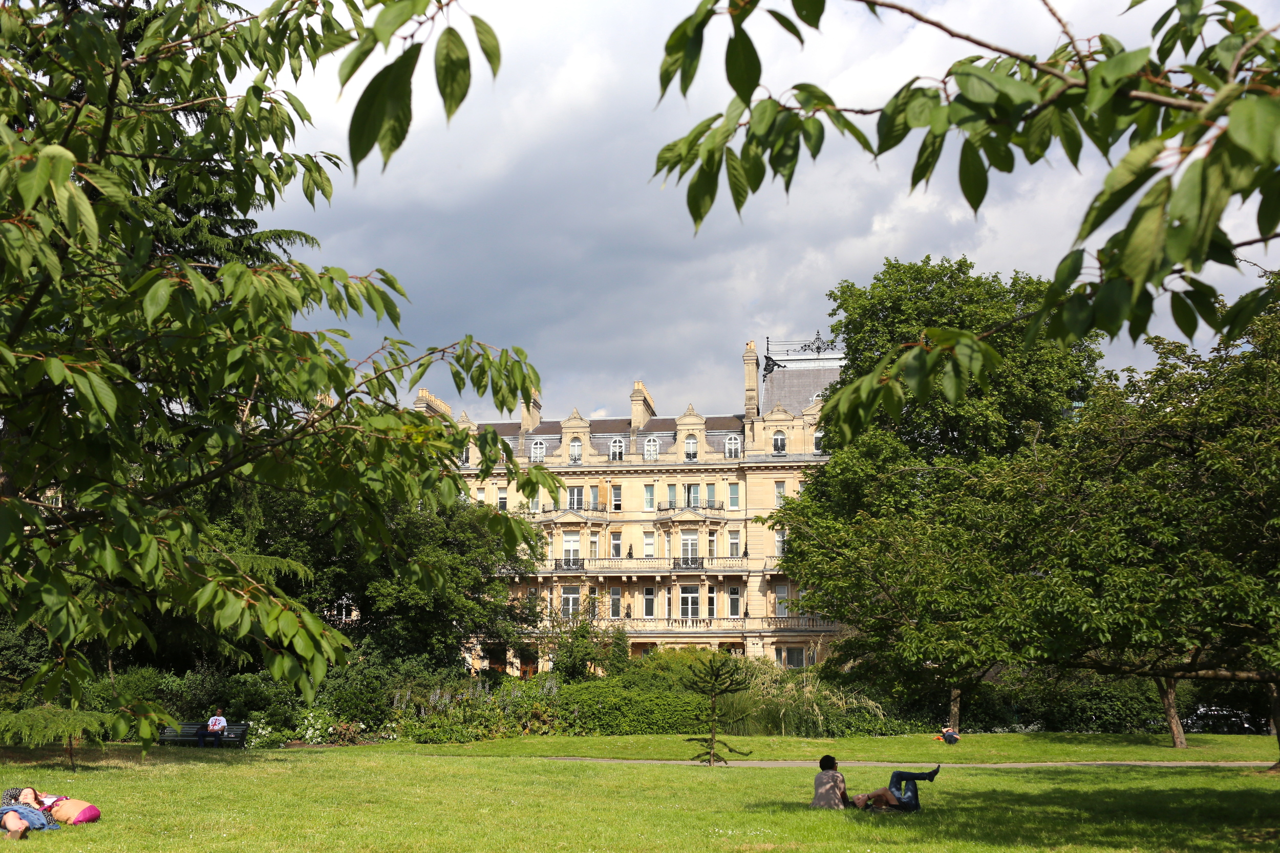 Regents Park was undoubtedly one of my favorite places I had the chance to explore. People were lying around all over the green grass reading books, enjoying picnics along with good company, or spending time alone to take in the peace.