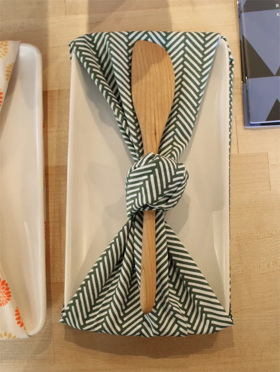 An example of not needing to hide the wrapped object. The ends of the knot are tucked inside the knot to create the clean look.