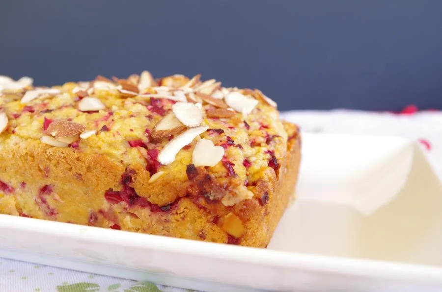 GLUTEN-FREE CRANBERRY ORANGE LOAF RECIPE -FITCAKERY.COM